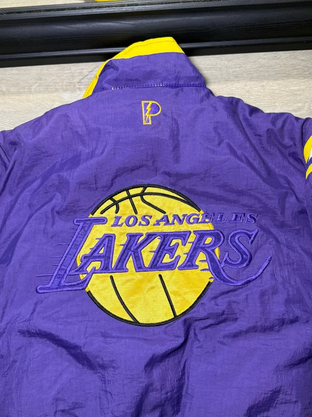 Vintage 1990s Boys Pro Player Los Angeles Lakers Embroidered Zip Up Windbreaker